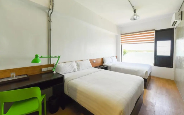 Travelbee Seaside Inn