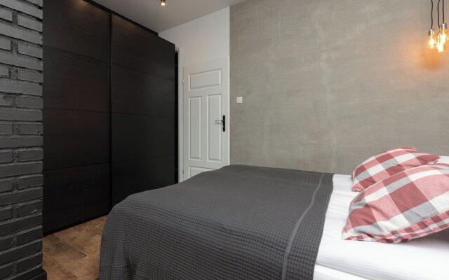 Trendy Apartment Wola by Renters