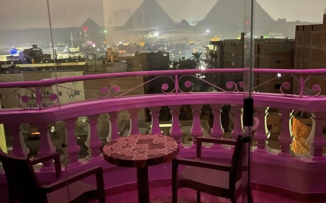 Sun Pyramids View Inn