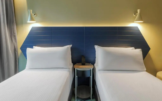 Adge Hotel & Residence