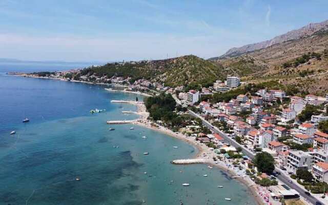 Large 120 m2 apt With Patio,1 min Walk From Beach