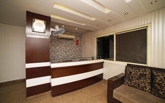 OYO 32589 Hotel Sky Lark