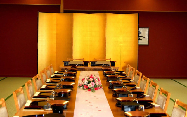 Royal Hotel YAMANAKA ONSEN KAJIKASO