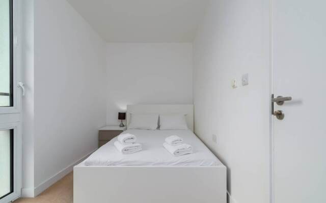 Stunning 3BR Flat in East Village W/balcony, Fits 9