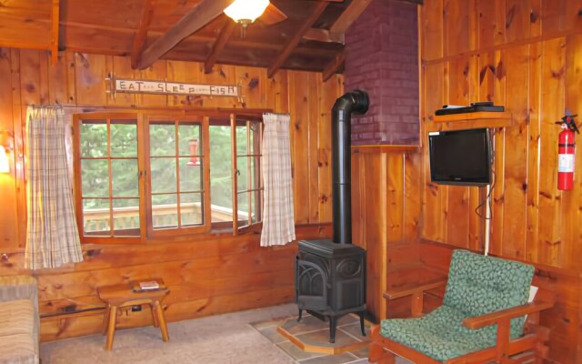 Timber Bay Lodge & Houseboats