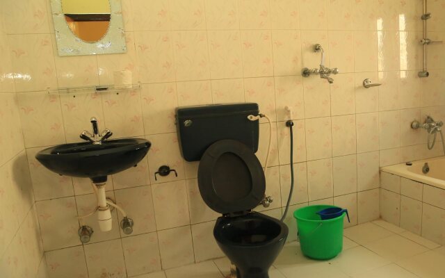 OYO 249 Hotel Royal Image