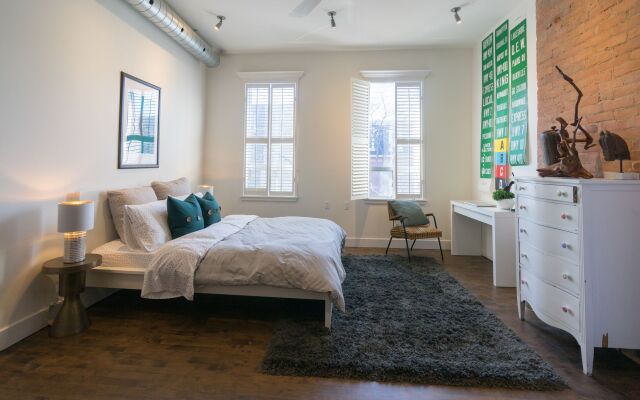 Applewood Suites - The Ossington Loft