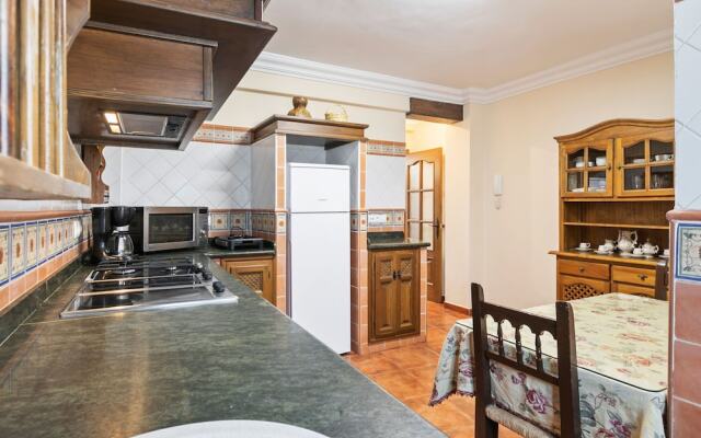 Voguish Holiday Home in Arriate with Terrace
