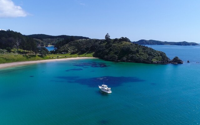 Te Koha Lodge - Adults Only