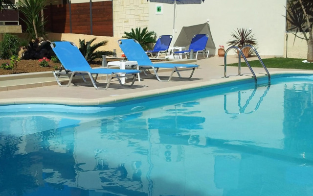 Nicolas Studios & Apartments