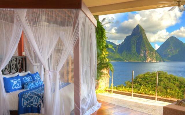 Jade Mountain Resort