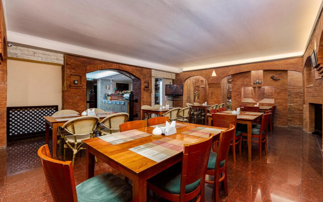 Hotel Sharden