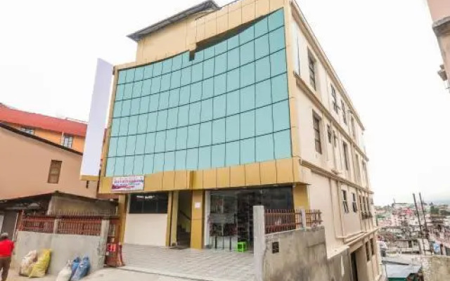 OYO 18528 Field Residency Inn