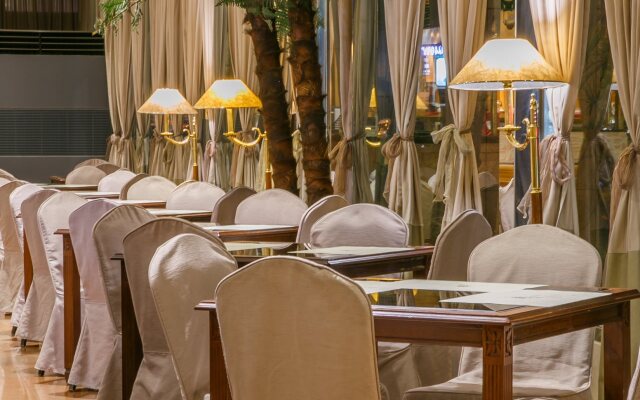 Highness Hotel