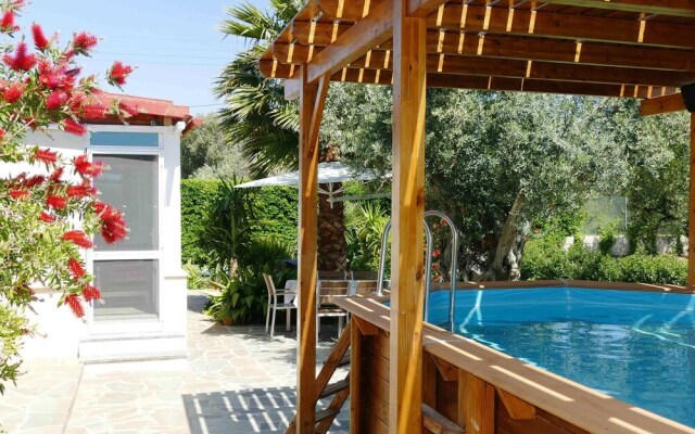 Home With Small Pool Near Athens, Easily Accessible by Public Transport
