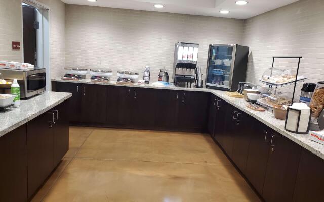 Best Western Plus Lakeview Hotel