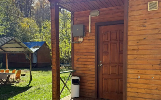 У озера на улице Речная 38