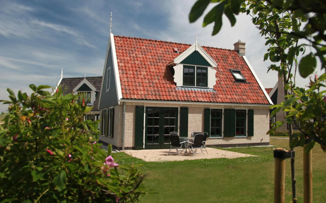 Comfy villa in Wieringer style near the Wadden Sea
