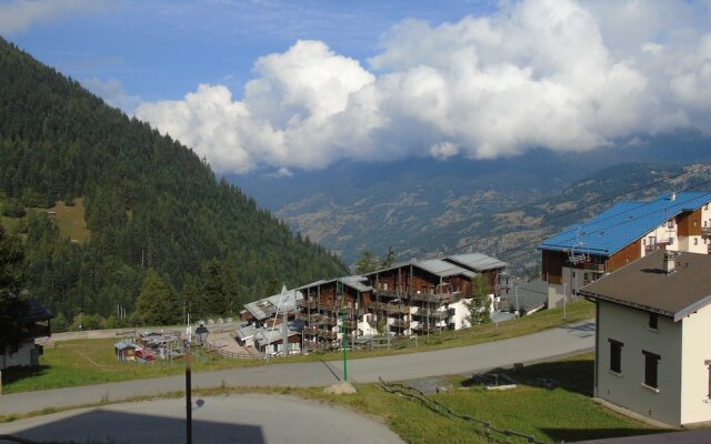 Lou Services Apartment G11 LSI 001