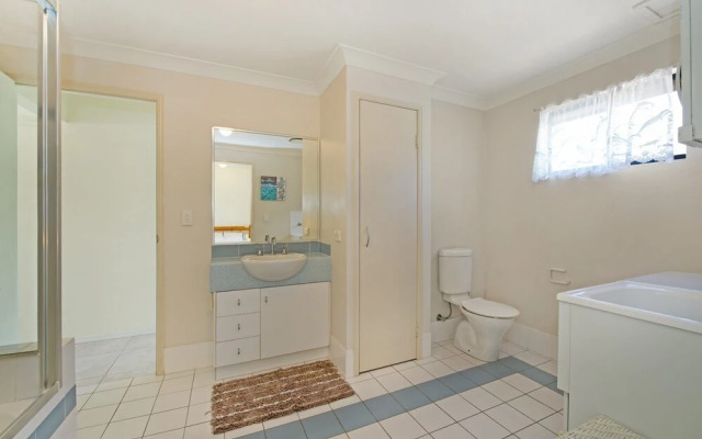 Quiet location across from waterfront - South Esp, Bongaree