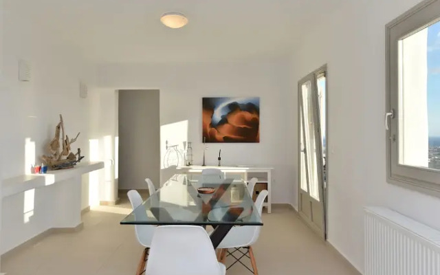 Villa Acqua · Gorgeous pool villa, stunning sea views, helipad!