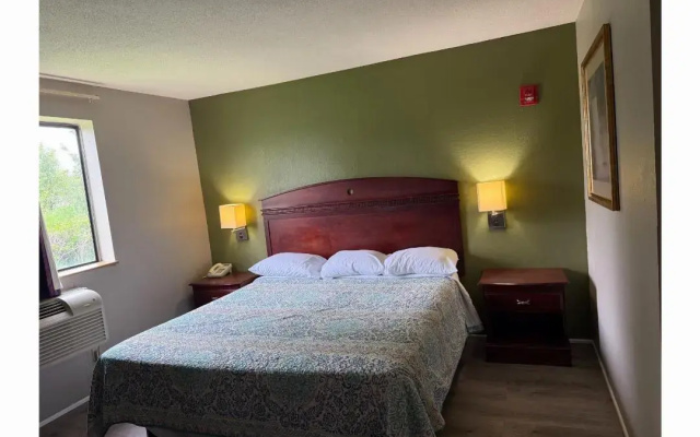 Coldwater Inn & Suites near I 69