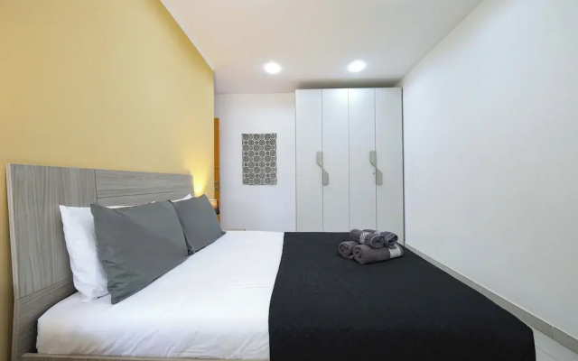 Serene 2BR Penthouse - Sea View Terrace