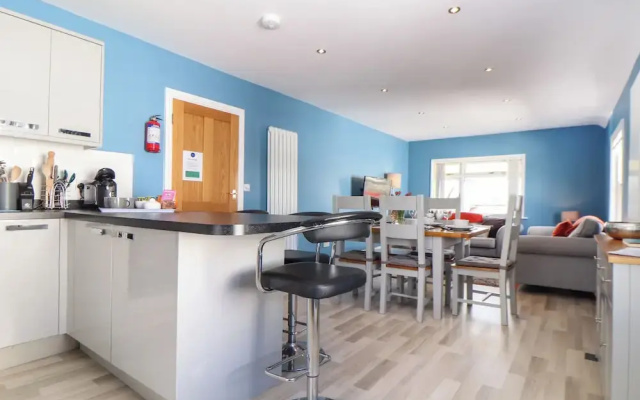 Flat 2 Niles Place