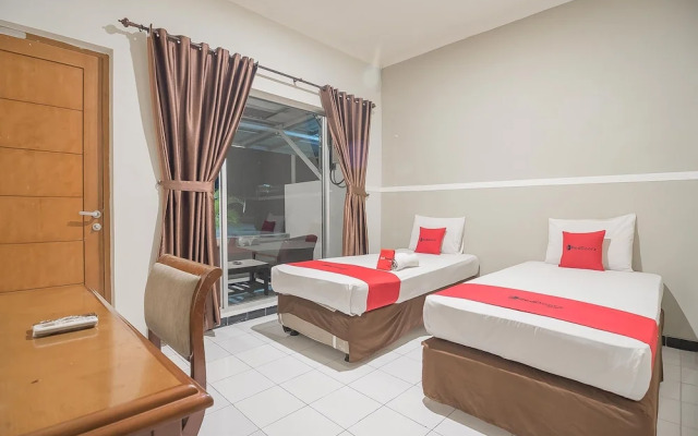 RedDoorz near Alun Alun Subang