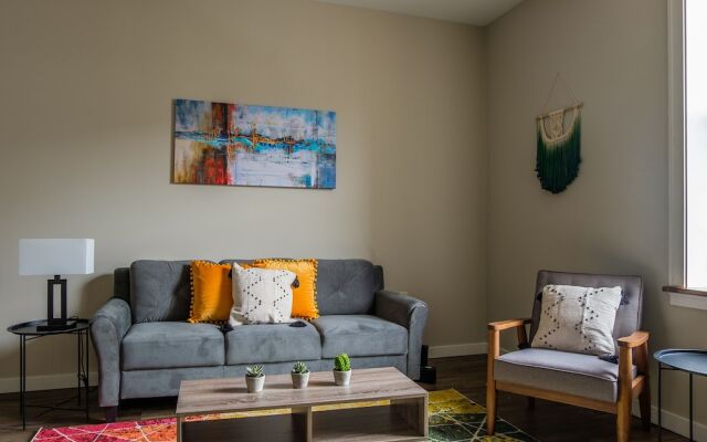 2 BR Weston Apt by Frontdesk