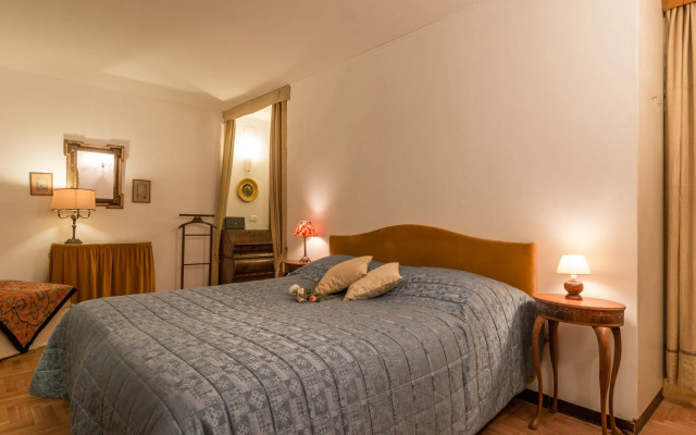 Admiral Emo Palace Over Canal Grande