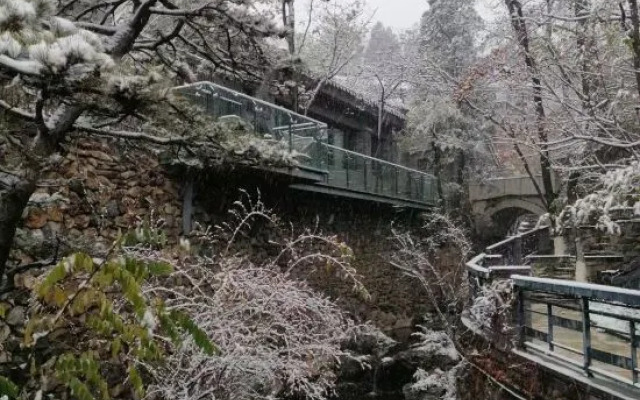 Yining Shanyin Courtyard