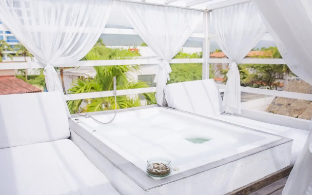 Santorini Hotel & Resort