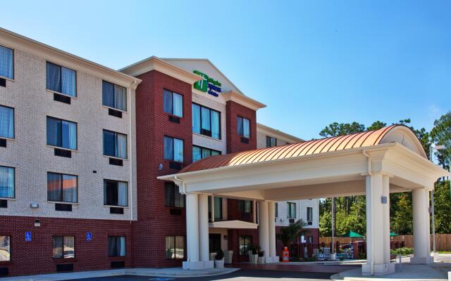 Holiday Inn Express & Suites Ocean Springs, an IHG Hotel