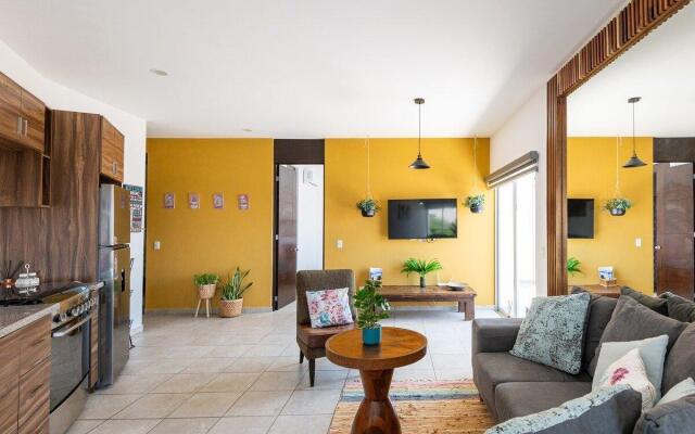 Primer Piso condo , 3 Recamaras+2.5 baños +alberca