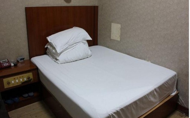 Tongxiang Phoenix Inn – Guest Rooms – Jiaxing