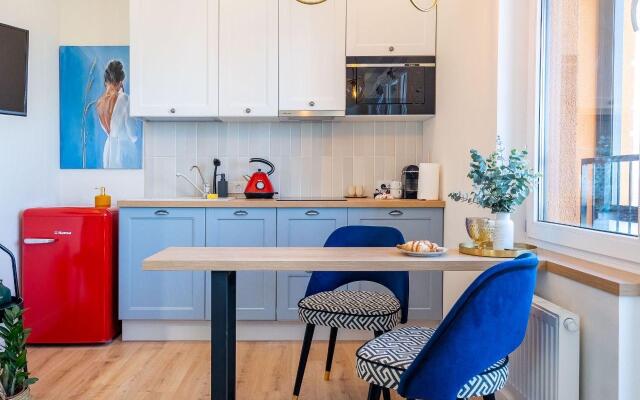 Apartments on Komendantsky Avenue 60k3