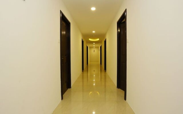 OYO 9620 Hotel Emza Residency