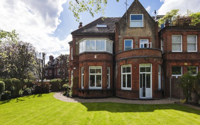 Luxurious Hampstead Home with Gorgeous Garden