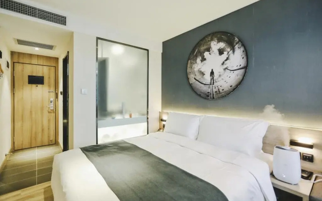 Beijing Jian Guo Men AT Hourse Hotel
