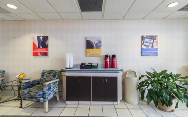 Motel 6 - Sandusky - Milan