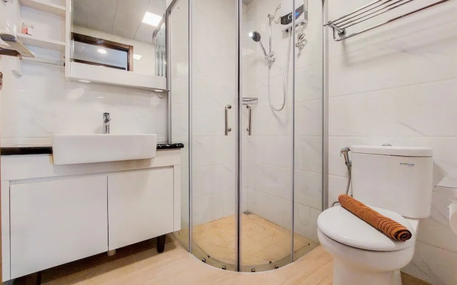Spacious And Nice 3Br At Sky House Bsd Apartment