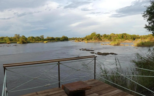 Mobola Lodge