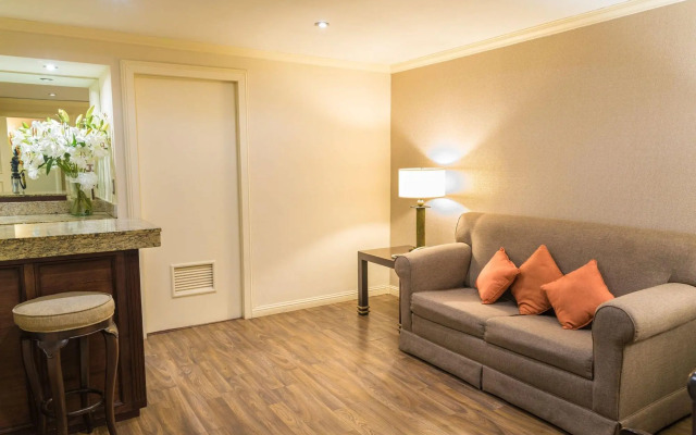 Rose Hotel