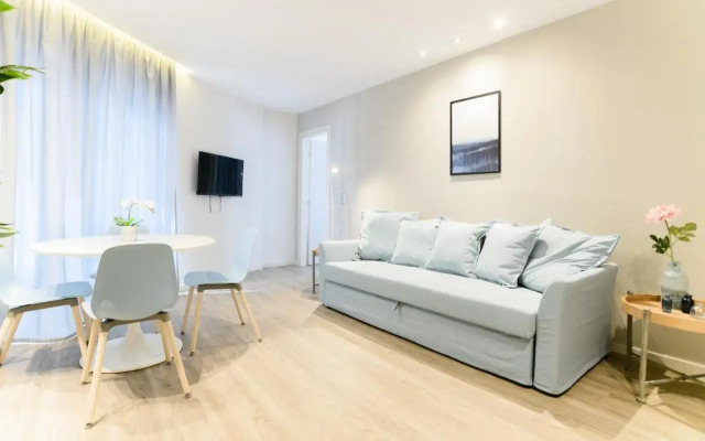 A24 Pristine & sunny suite near Plaka & Parthenon