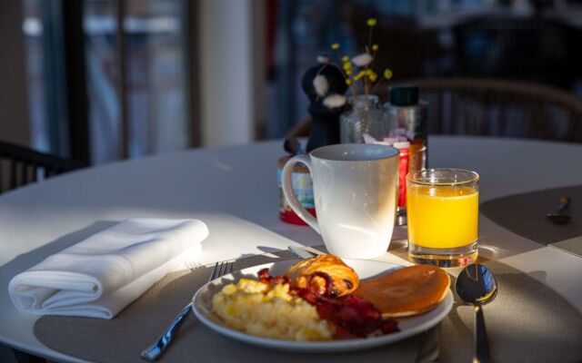 Zenitude Hotel la Valadière, an Ascend Collection Hotel