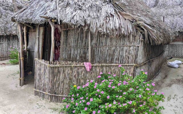 Cabins on paradise San Blas island