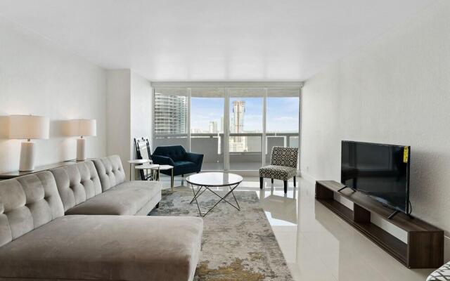 The Grand Condos by Edgewater One IR