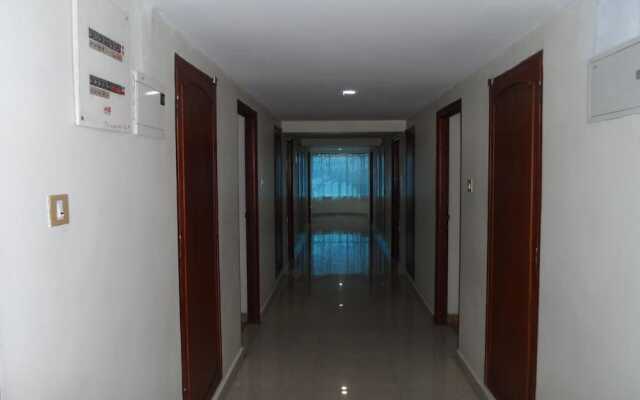 Hotel PLR Grand