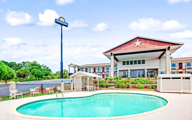 Days Inn by Wyndham Boerne